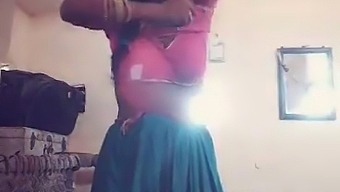 インドの村の主婦がラジャスタンで性的な出会いをする