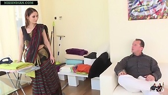 Aunty With Big Ass Gets Her Pussy Fucked And Analized