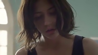 Η Adele Exarchopoulos Σε Μια Καυτή Σκηνή (2016)