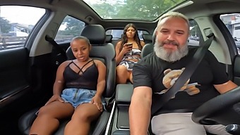 Anâzinha Mau Riisuu Ja Leikkii Autossa São Paulossa