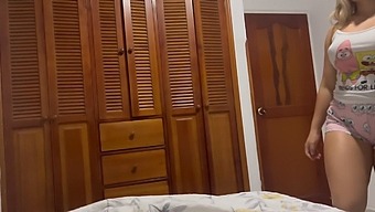 金发妈妈从她的继子那里得到了一个火辣的60fps口交,高清呈现